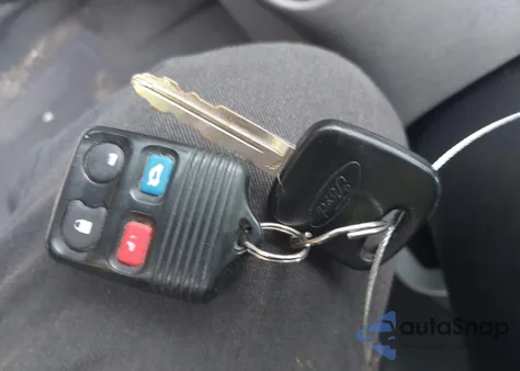 2004 Ford Focus Se z USA, uszkodzony, nr VIN 1FAFP34384W194250